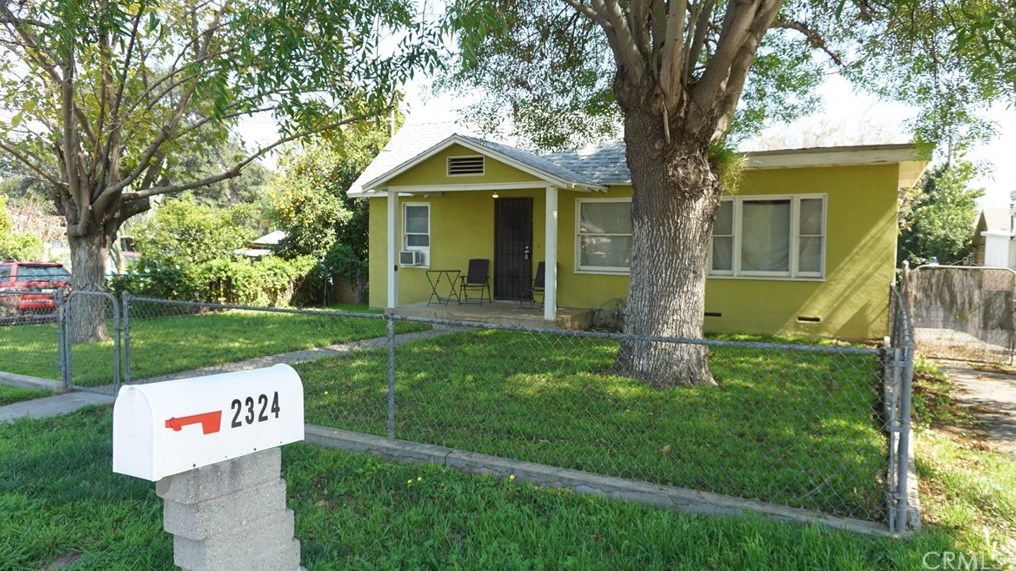 2324 Wilshire St, Riverside, CA 92501-2142