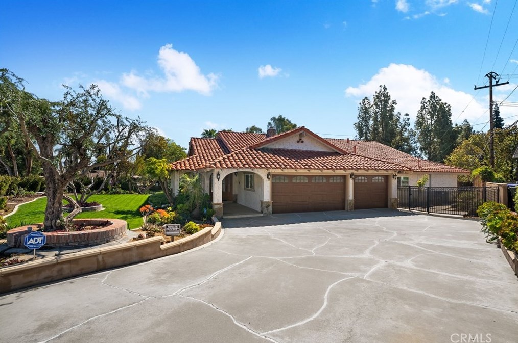 5976 Moraga Ave, Riverside, CA 92509-6243