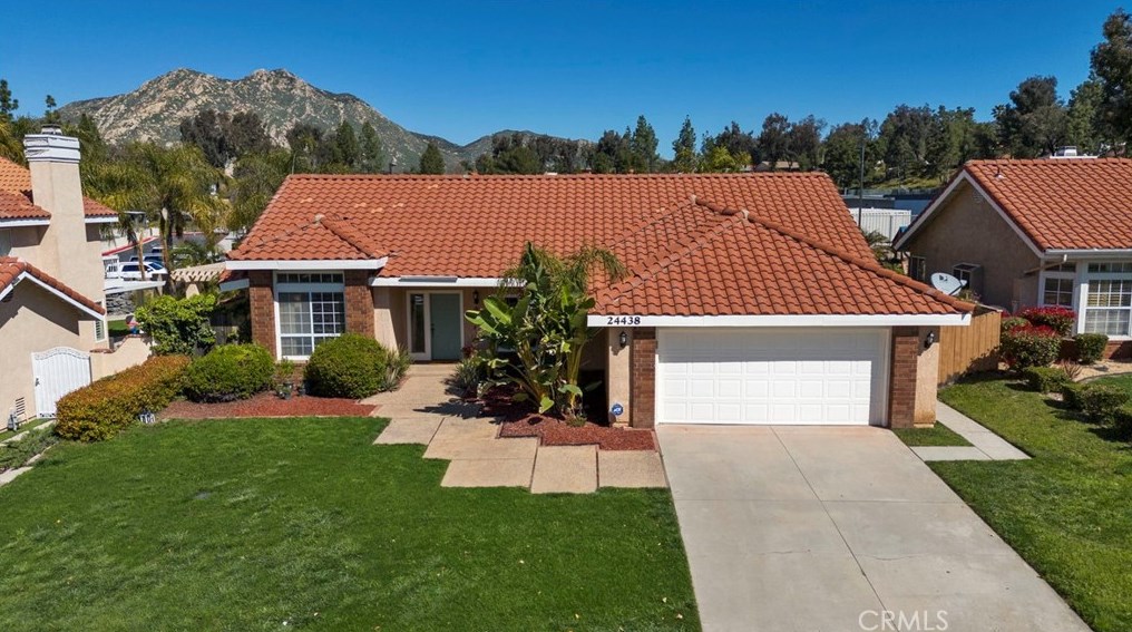 24438 Willow Run Rd, Moreno Valley, CA 92557-4024