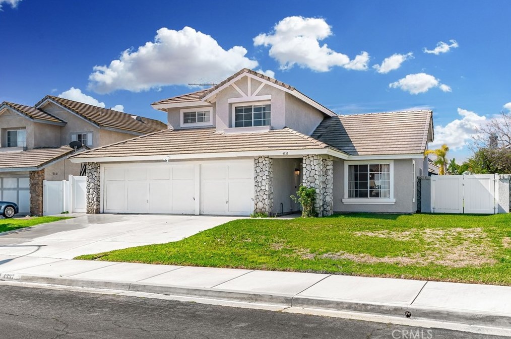 4337 Greystone Cir, Riverside CA  92509-0608 exterior
