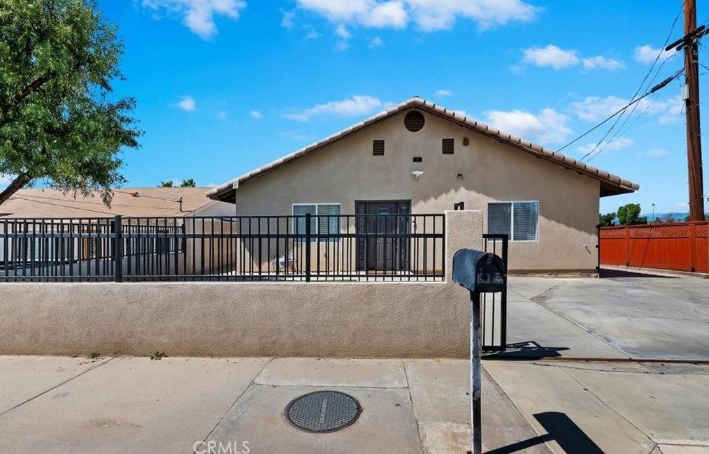 7407 Lincoln Ave, Riverside, CA 92504-4623