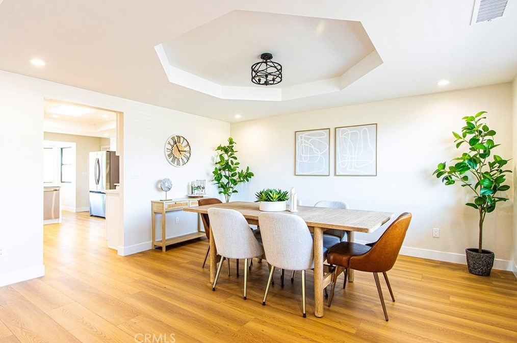 13094 Olathe Rd, Apple Valley CA  92308-4516 exterior