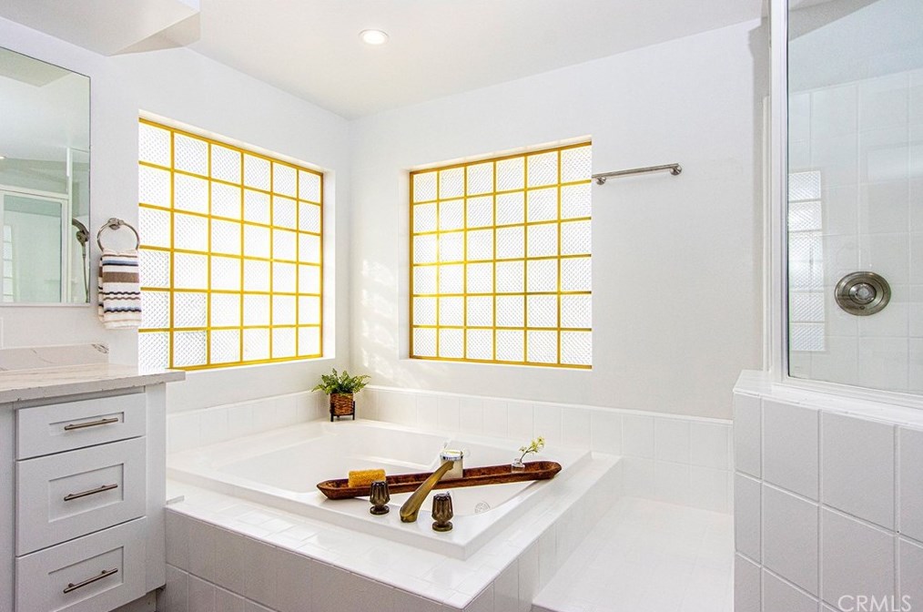 13094 Olathe Rd, Apple Valley CA  92308-4516 exterior