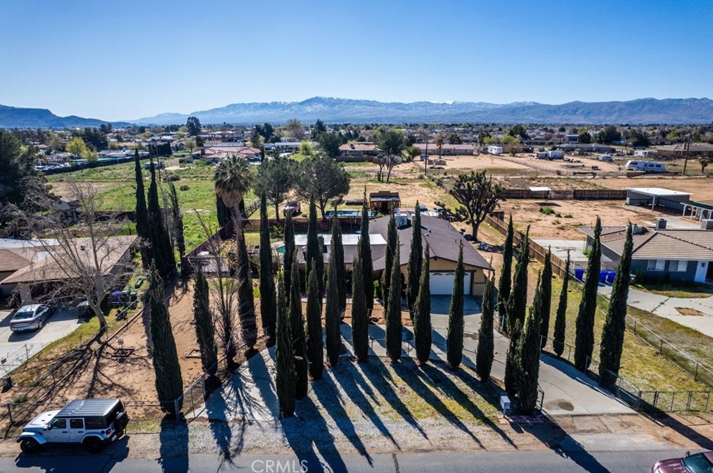 13841 Kiowa Rd, Apple Valley, CA 92307-5836