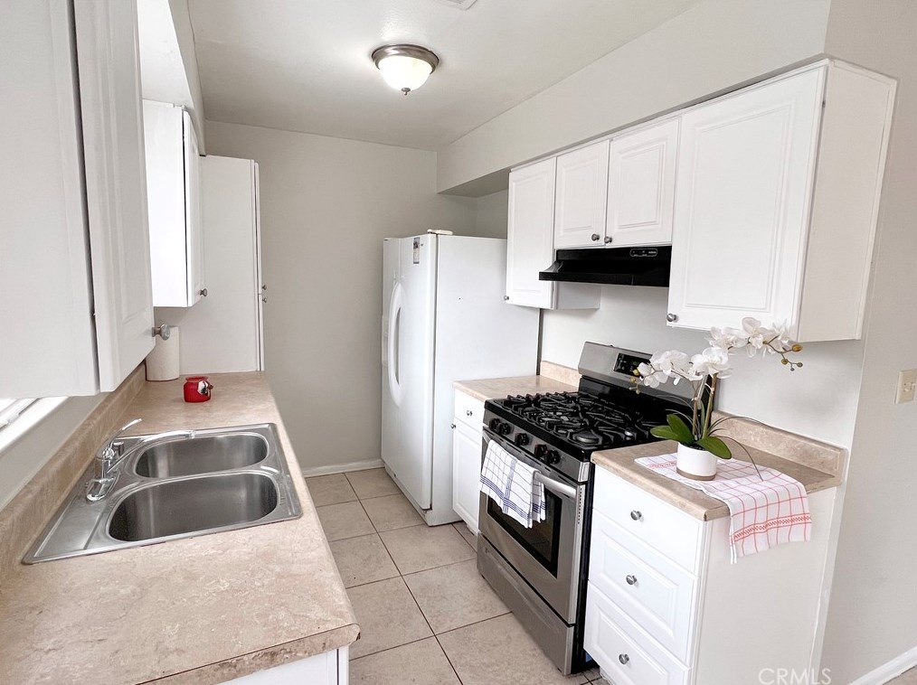 14299 La Paz Dr #u33a, Victorville, CA 92395