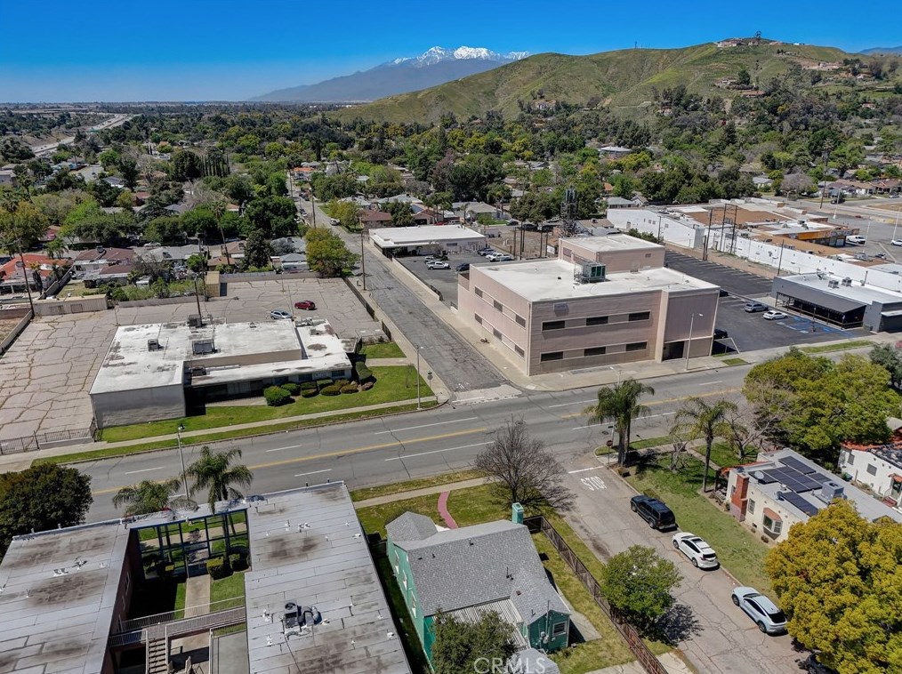 3095 E St, San Bernardino CA  92405-2649 exterior