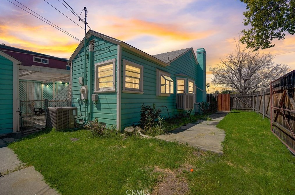 3095 E St, San Bernardino CA  92405-2649 exterior