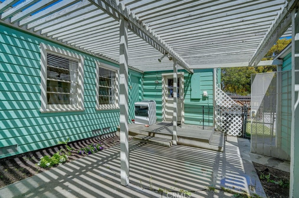 3095 E St, San Bernardino CA  92405-2649 exterior