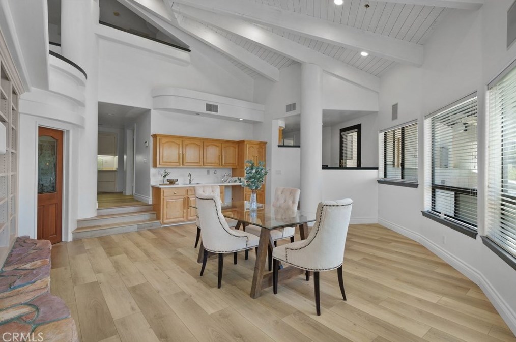 102 Edgemont Dr, Redlands CA  92373-7210 exterior