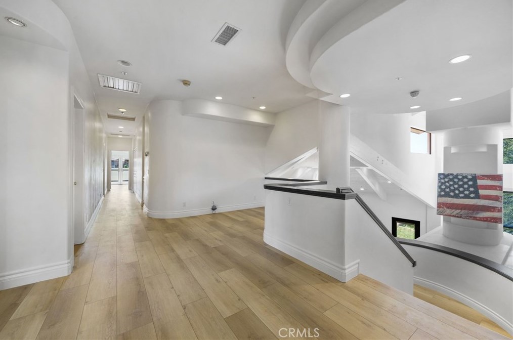102 Edgemont Dr, Redlands CA  92373-7210 exterior