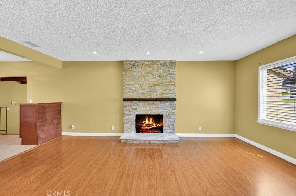 12209 Berendo Ave, Los Angeles CA  90044-2938 exterior