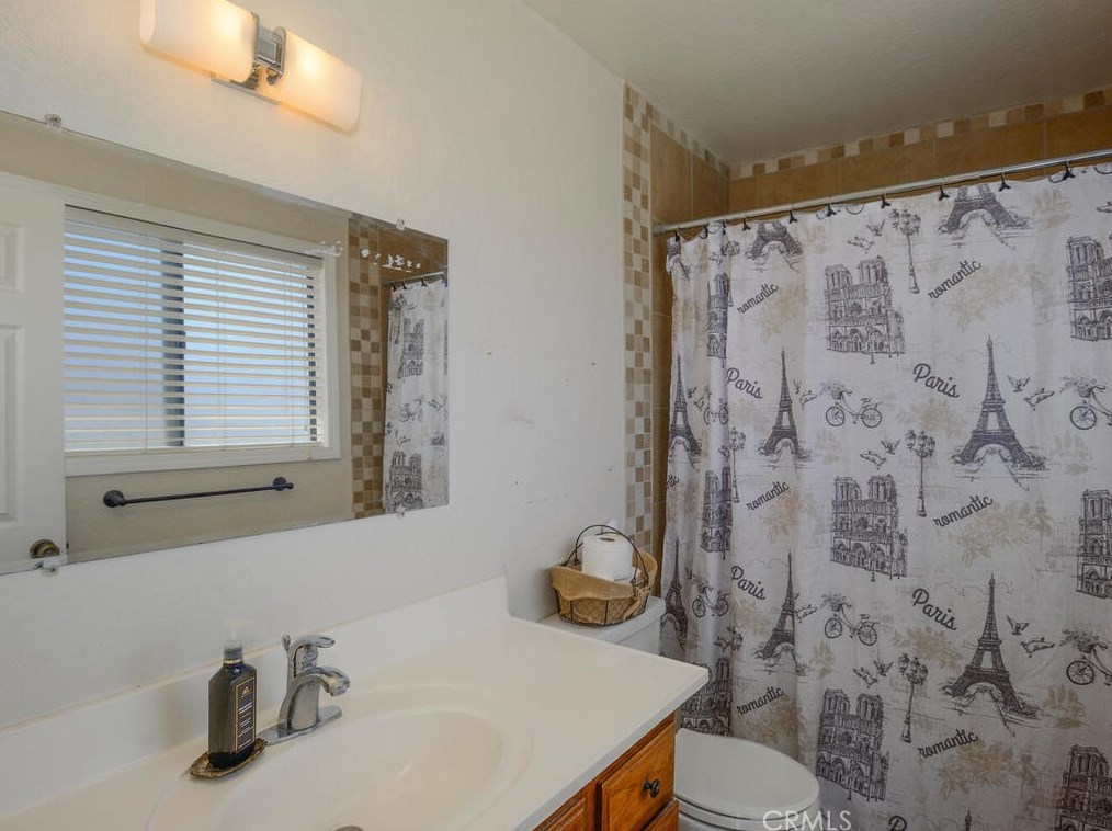 232 Broadway St, Lake Elsinore CA  92530-5122 exterior