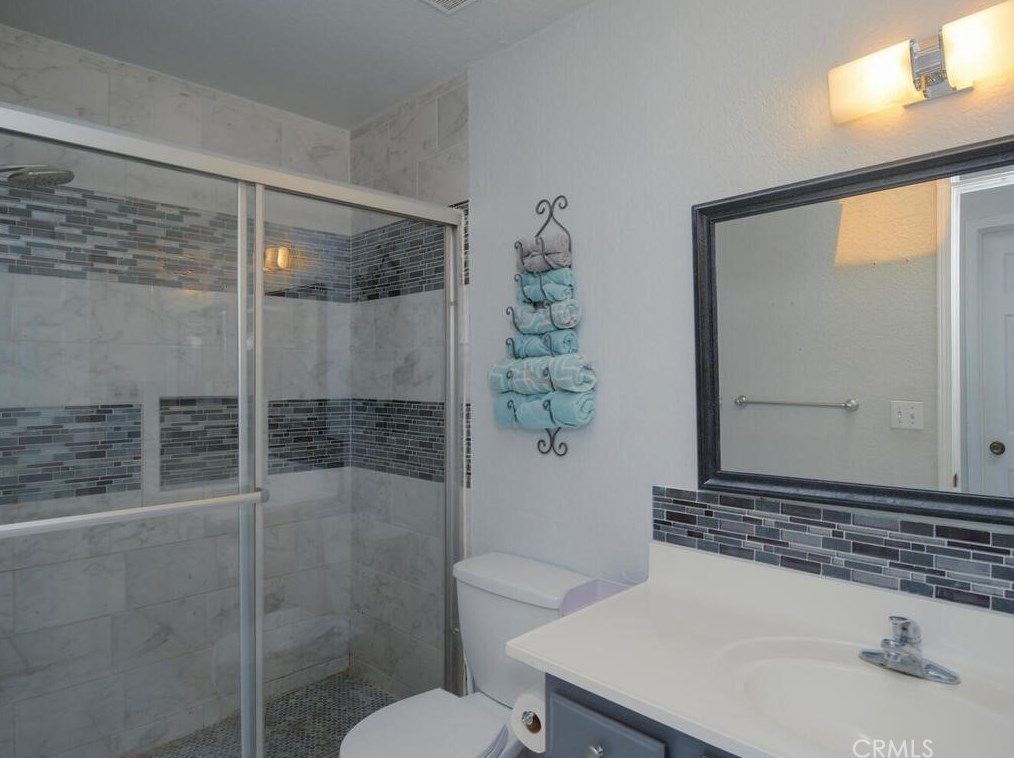 232 Broadway St, Lake Elsinore CA  92530-5122 exterior