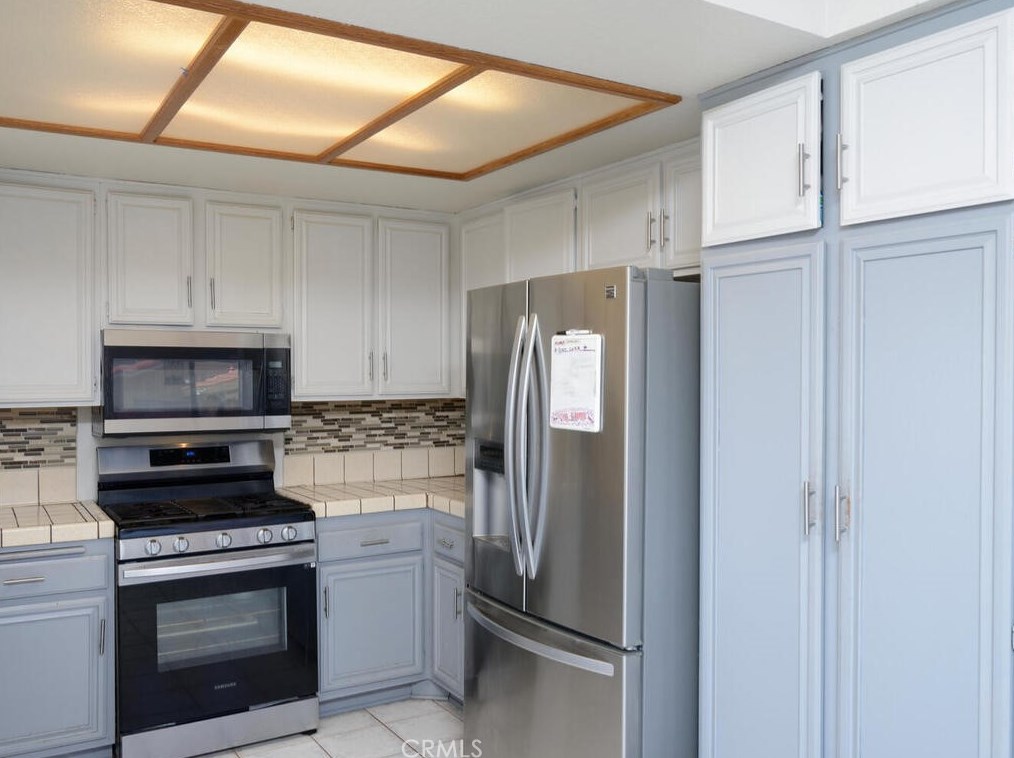 232 Broadway St, Lake Elsinore CA  92530-5122 exterior