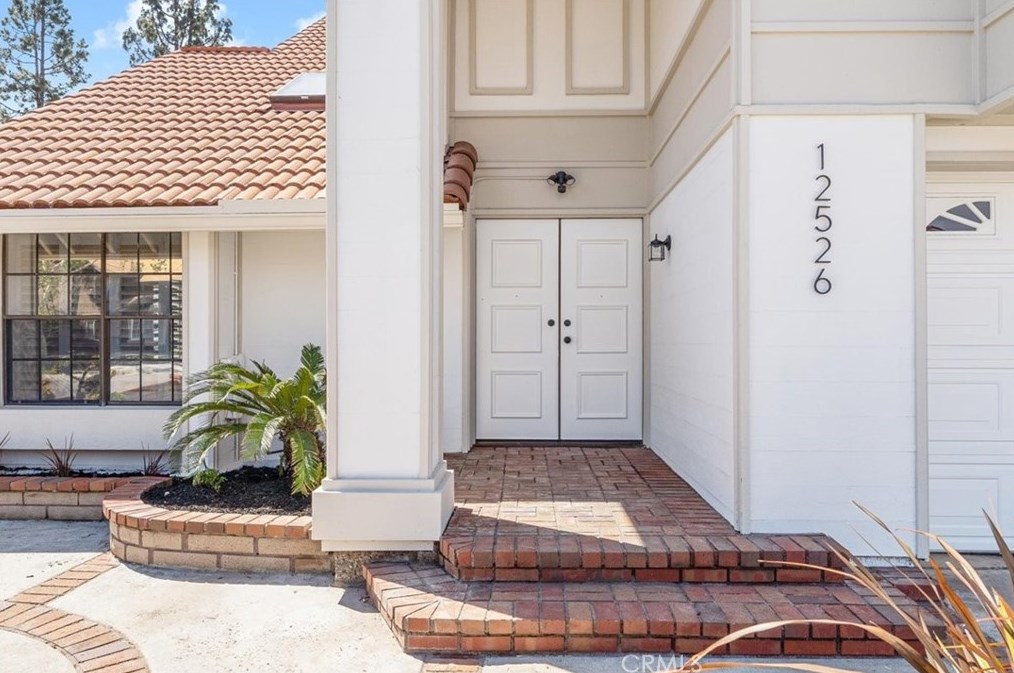 12526 Inglenook Ln, Artesia CA  90703-7837 exterior