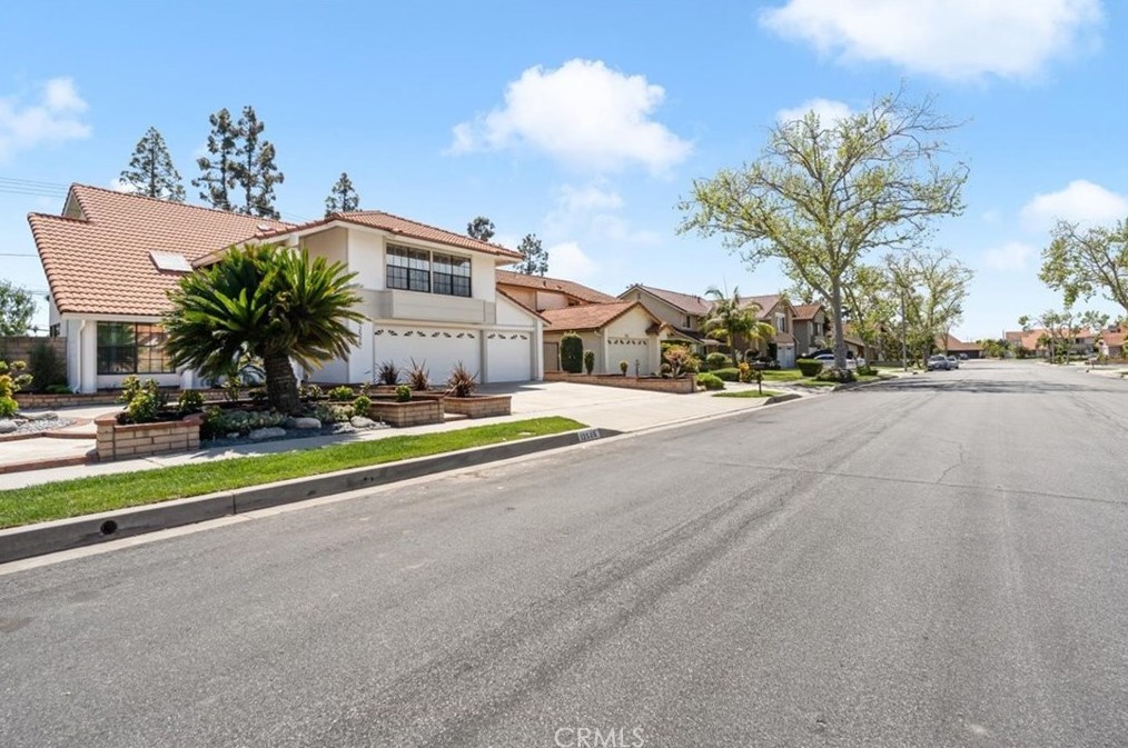 12526 Inglenook Ln, Artesia CA  90703-7837 exterior