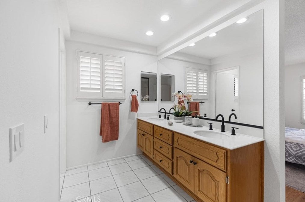 12526 Inglenook Ln, Artesia CA  90703-7837 exterior