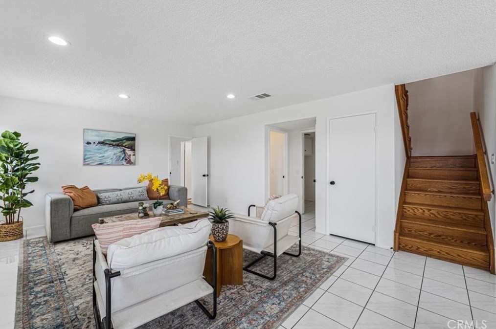 12526 Inglenook Ln, Artesia CA  90703-7837 exterior