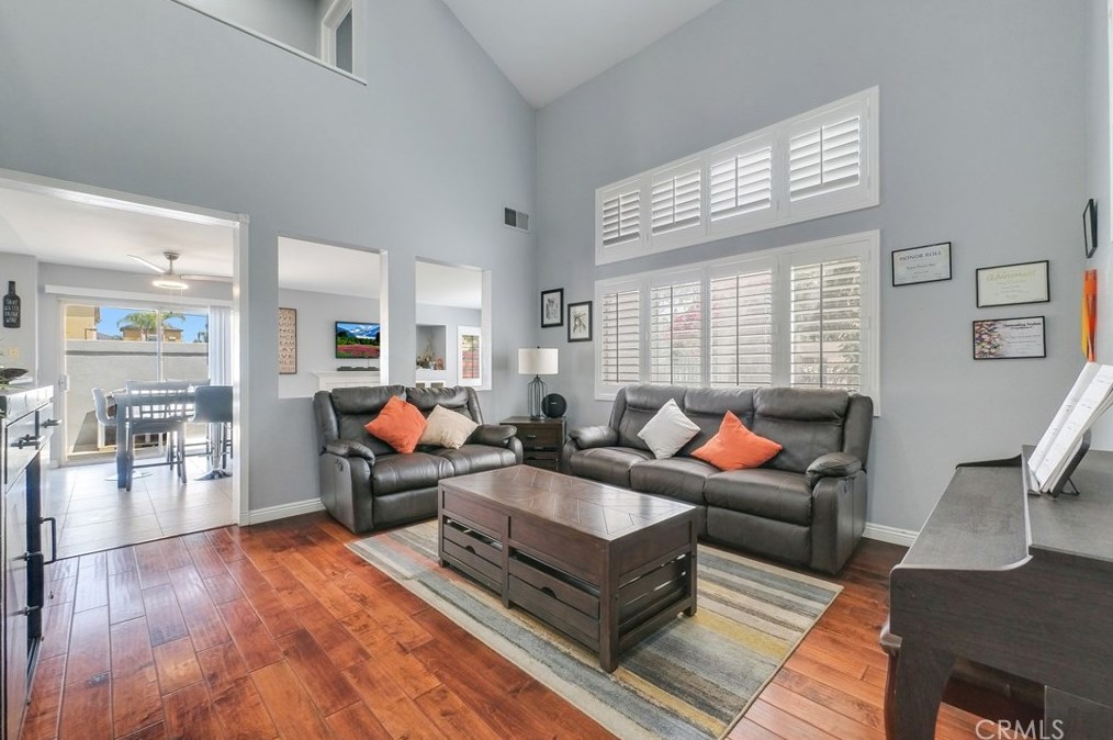 961 Blossomcreek Ln, Corona, CA 92878
