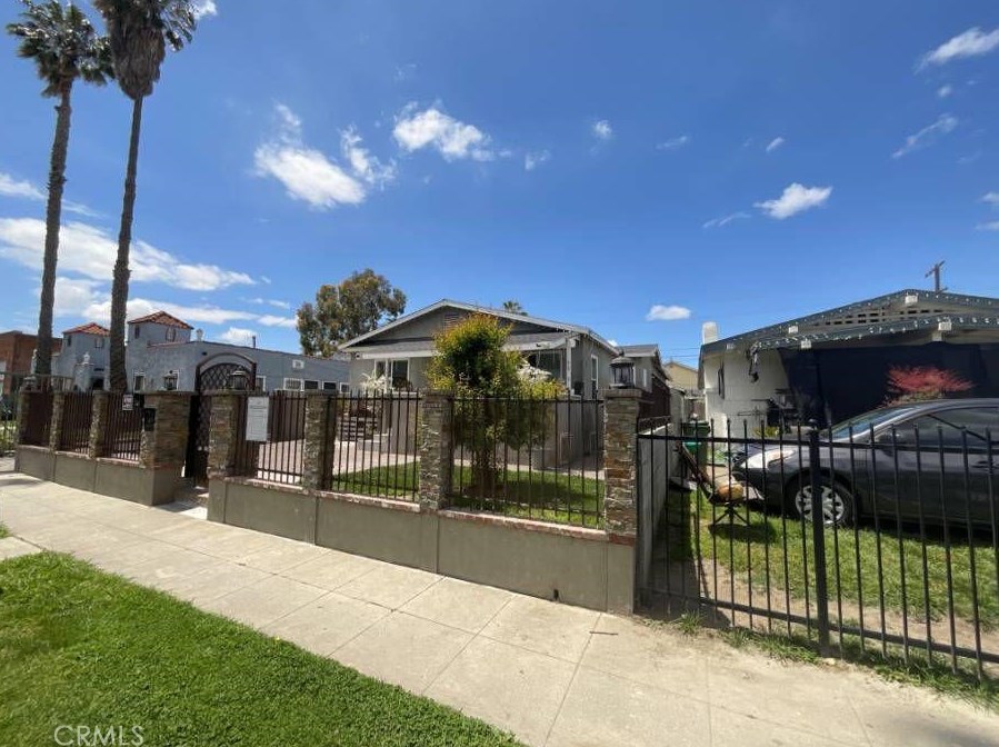 5311 Van Ness Ave, Los Angeles, CA 90062-2158