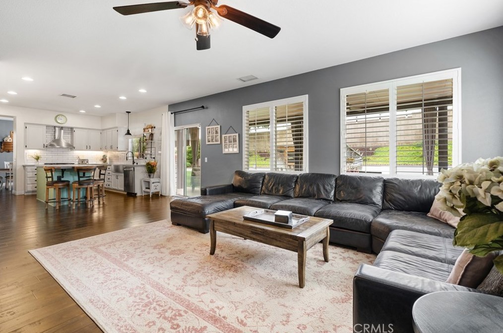 17565 Cedarwood Dr, Riverside CA  92503-7037 exterior