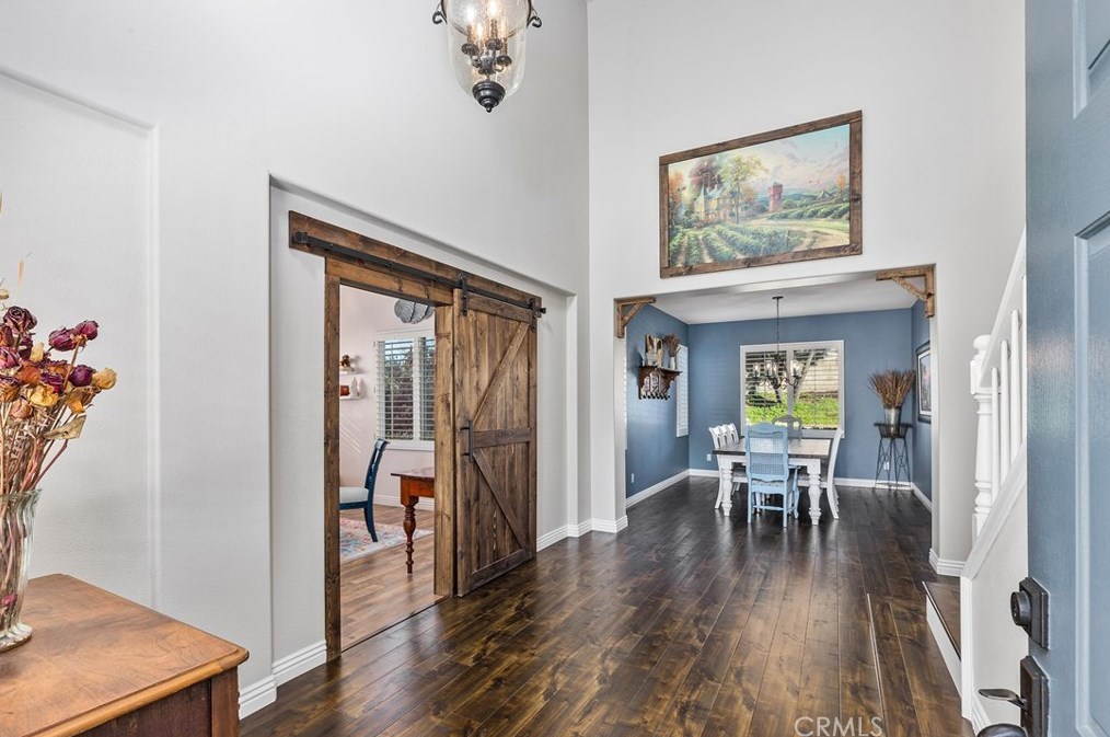 17565 Cedarwood Dr, Riverside CA  92503-7037 exterior