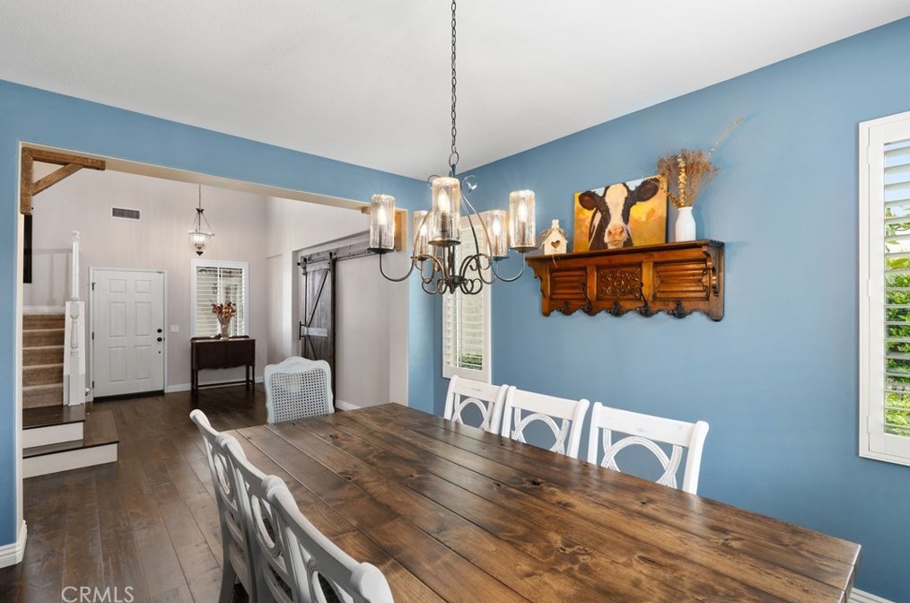 17565 Cedarwood Dr, Riverside CA  92503-7037 exterior