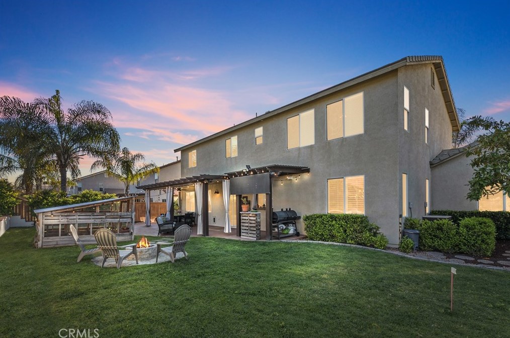 17565 Cedarwood Dr, Riverside CA  92503-7037 exterior