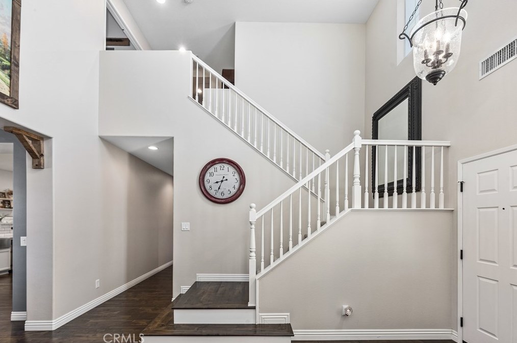 17565 Cedarwood Dr, Riverside CA  92503-7037 exterior