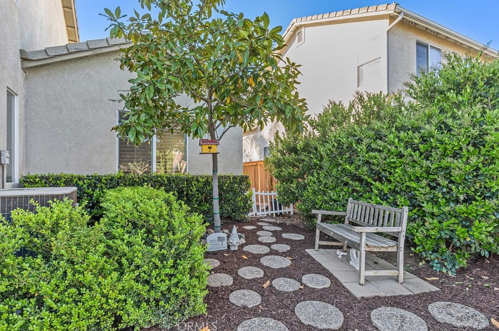 17565 Cedarwood Dr, Riverside CA  92503-7037 exterior