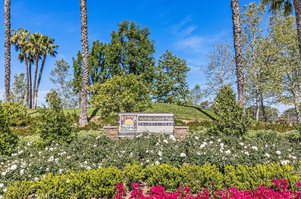 17565 Cedarwood Dr, Riverside CA  92503-7037 exterior