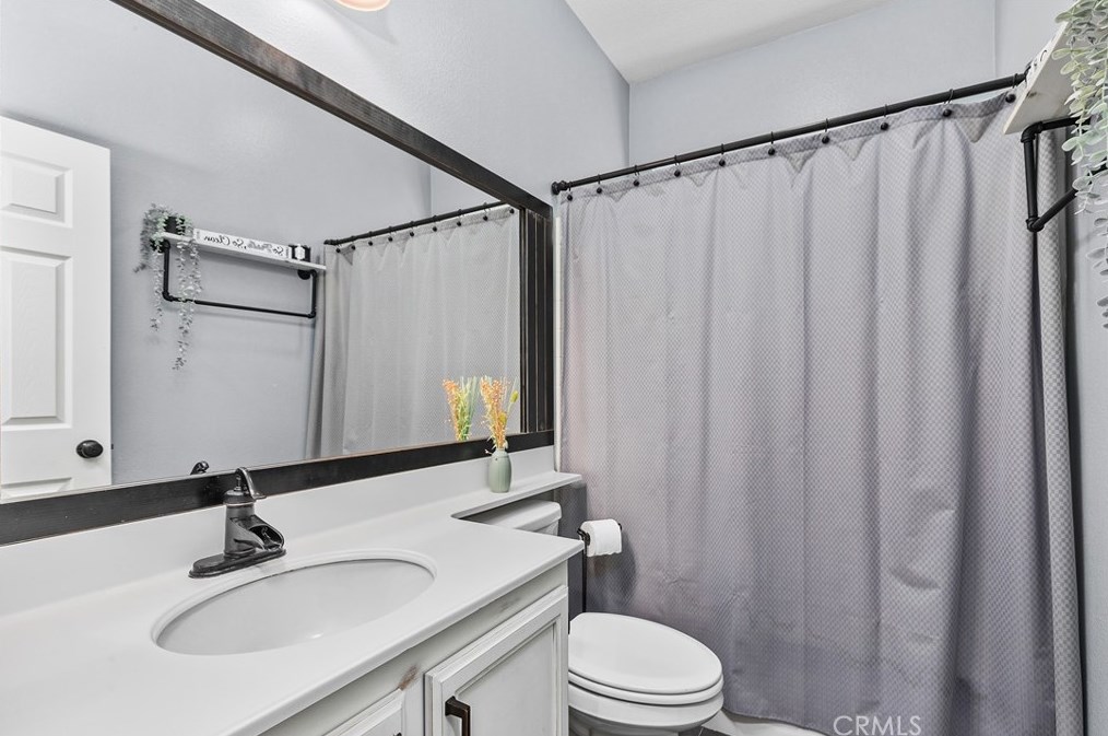 17565 Cedarwood Dr, Riverside CA  92503-7037 exterior