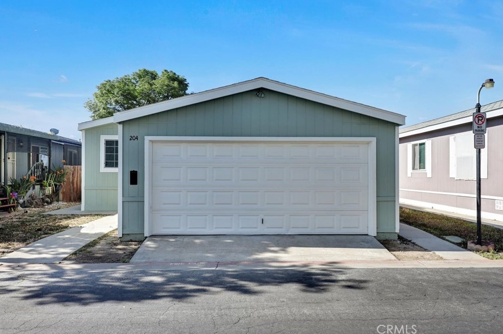 80 E Dawes St #204, Perris, CA 92571