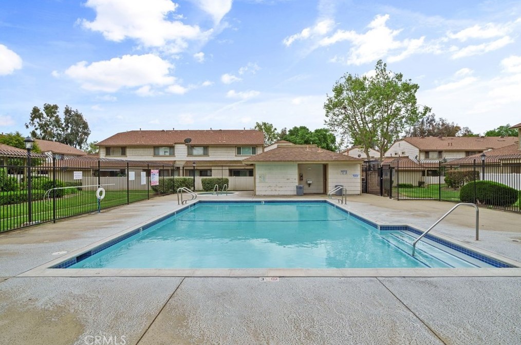 1031 Palmetto Ave, Ontario CA  91762-4940 exterior