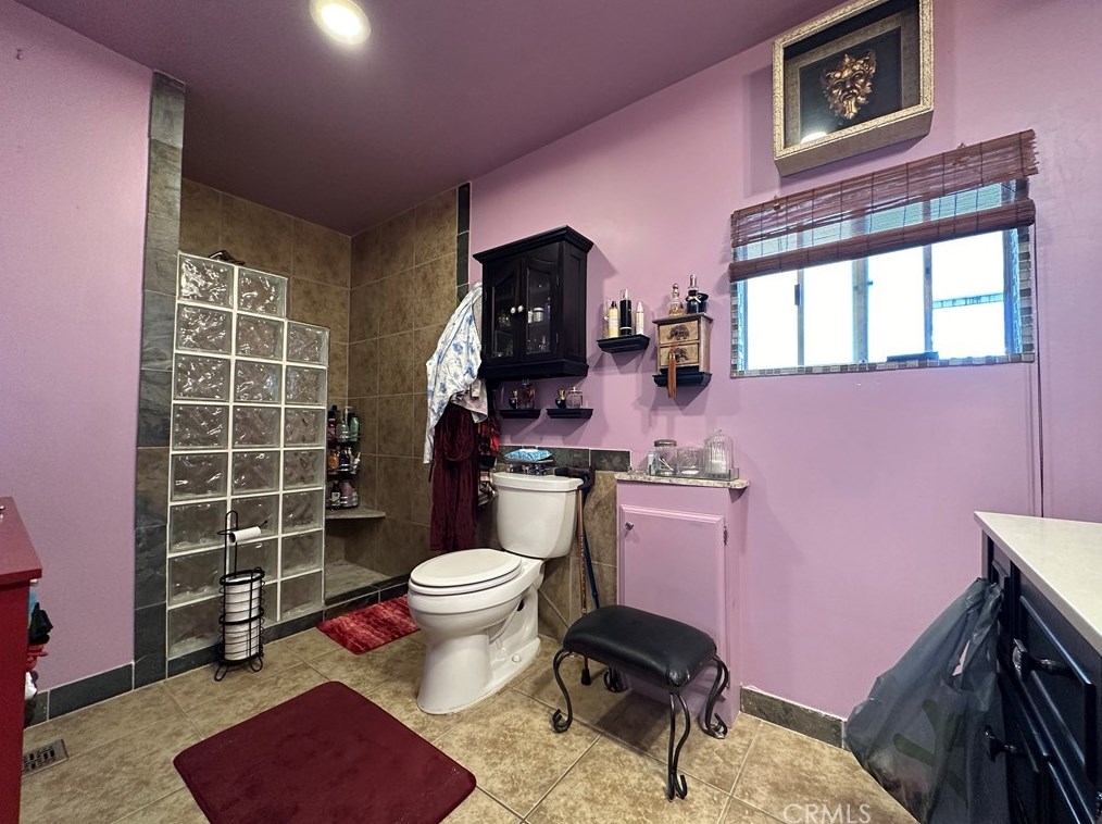 1455 State St, Hemet CA  92543-7955 exterior