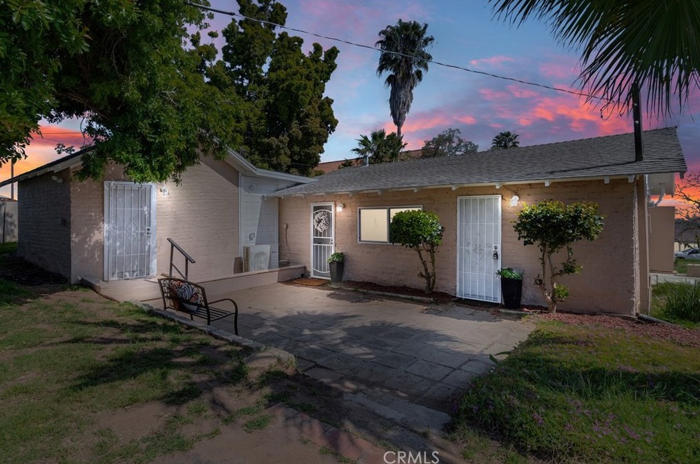 450 Wax Flower Ln, Fallbrook, CA 92028