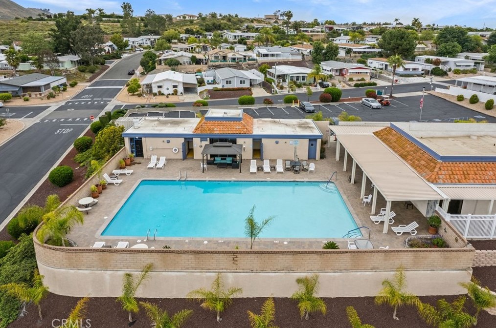 38124 Via Del Largo, Murrieta CA  92563-5687 exterior