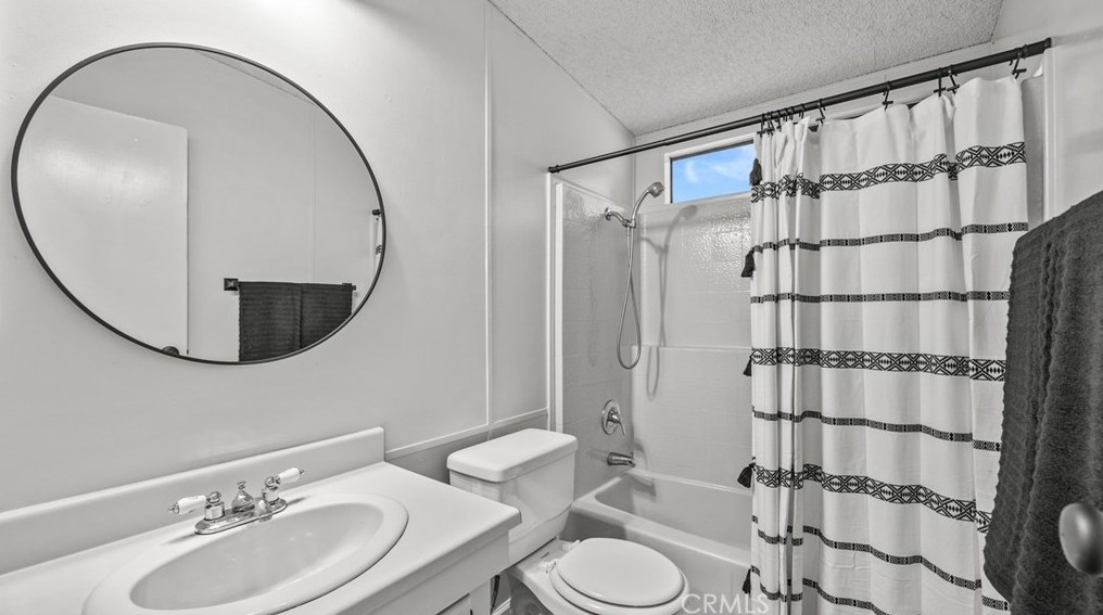 38124 Via Del Largo, Murrieta CA  92563-5687 exterior