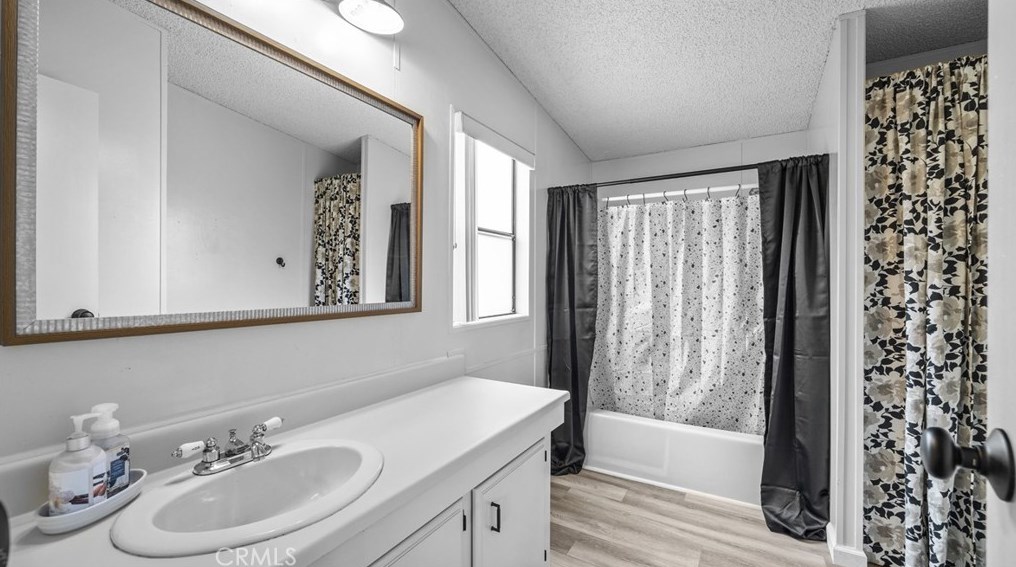 38124 Via Del Largo, Murrieta CA  92563-5687 exterior