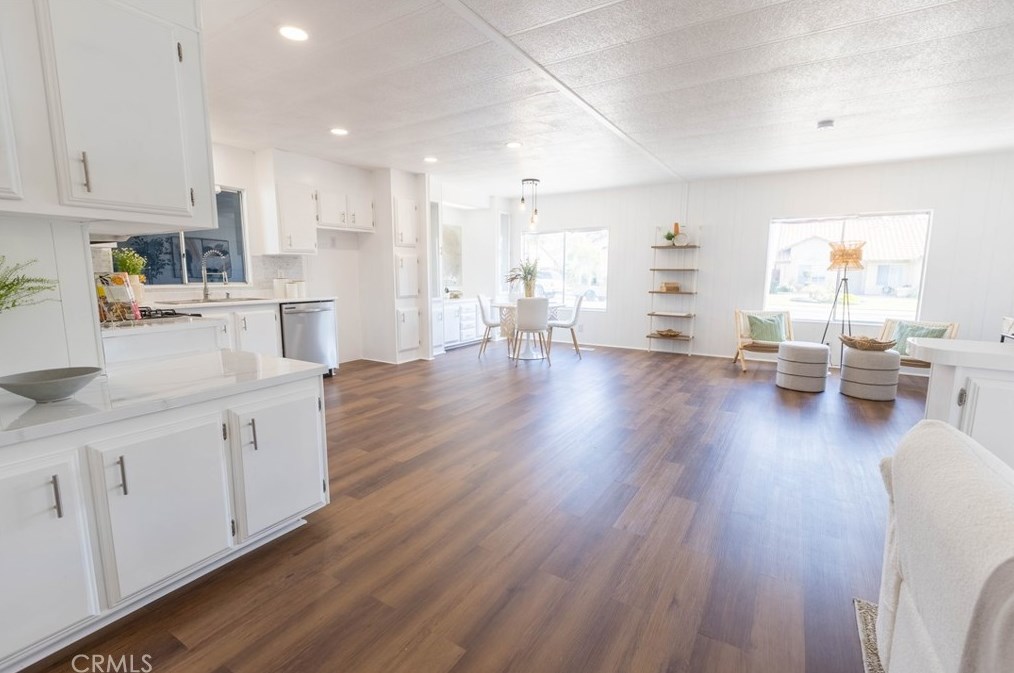 43374 Olive Ave, Hemet CA  92544-1951 exterior