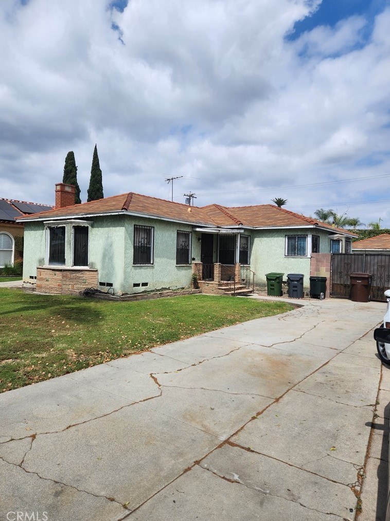 208 Sloan Ave, Compton, CA 90221-2822