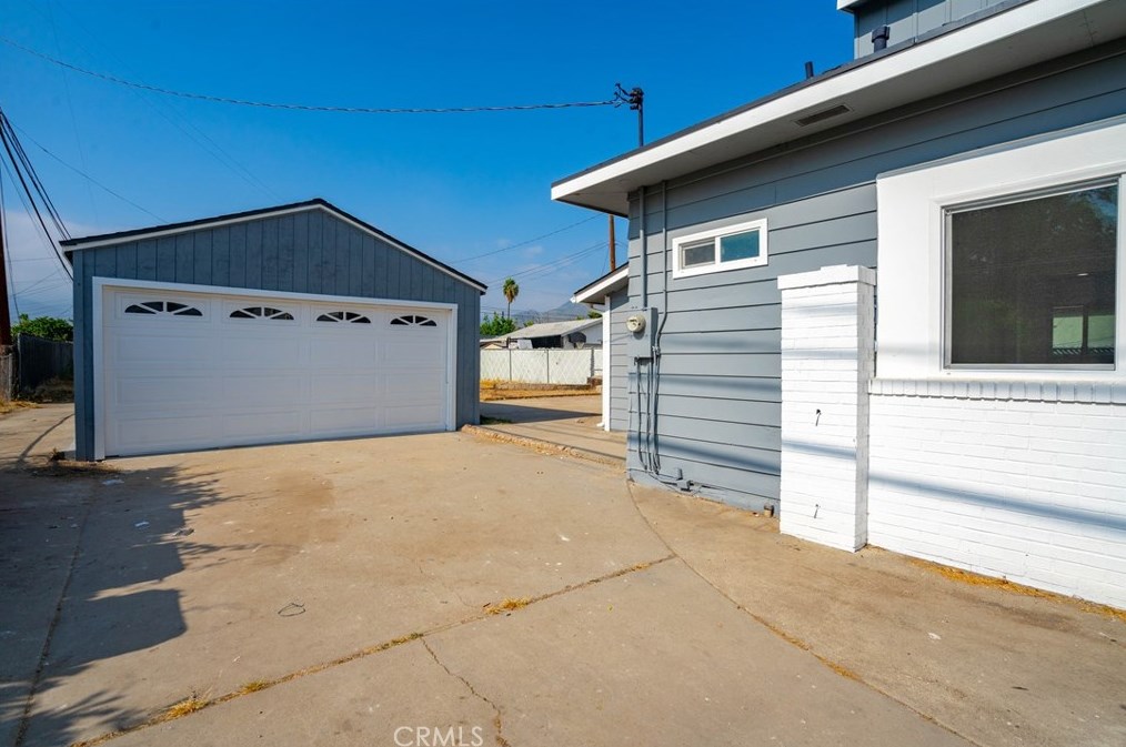 25506 Fisher St, San Bernardino CA  92404-6418 exterior