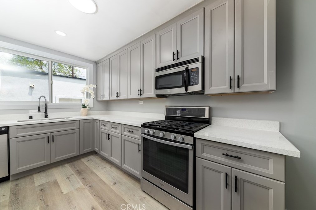 701 76th Pl, Los Angeles CA  90001-2808 exterior