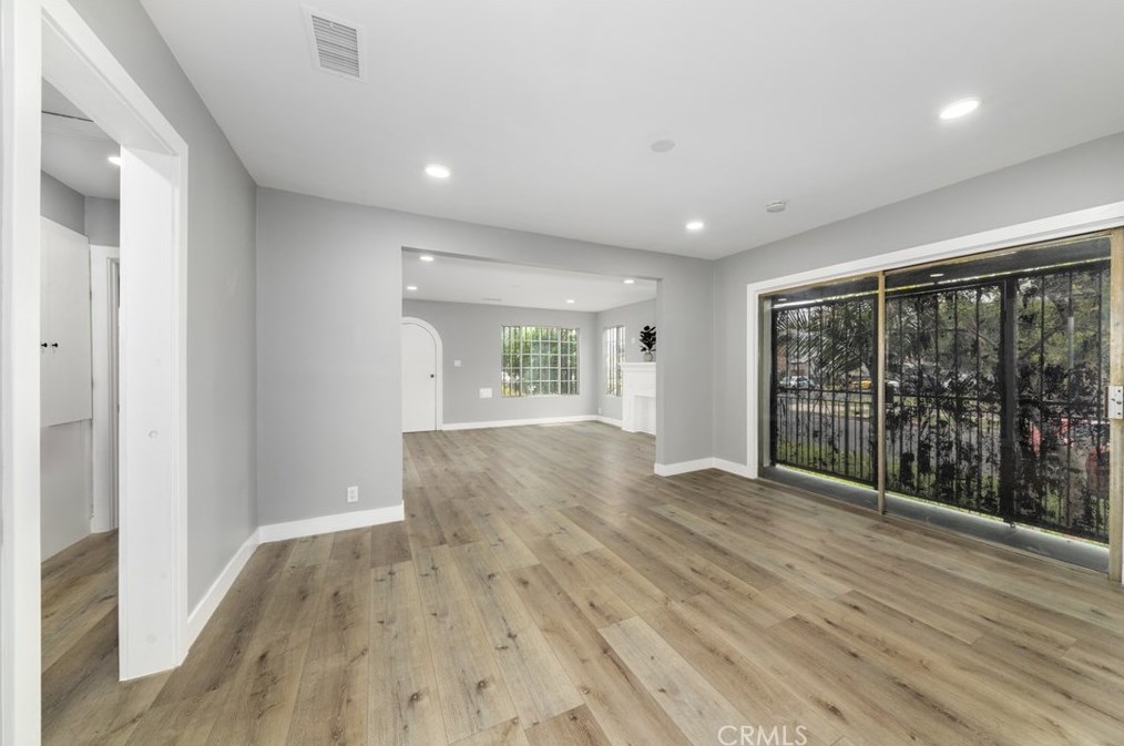 701 76th Pl, Los Angeles CA  90001-2808 exterior