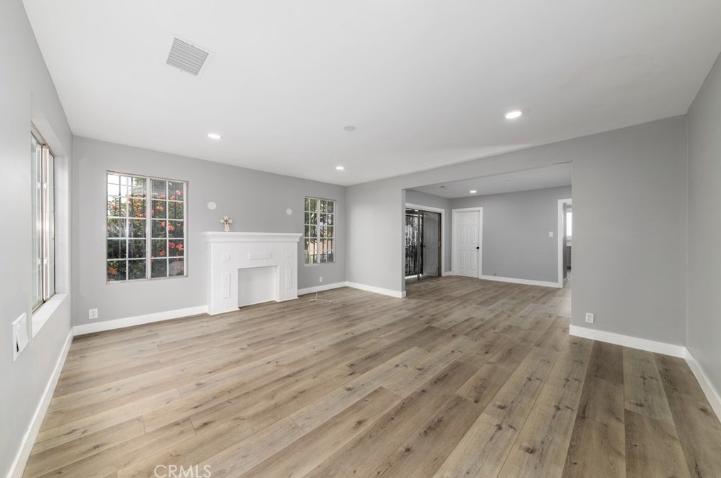 701 76th Pl, Los Angeles CA  90001-2808 exterior