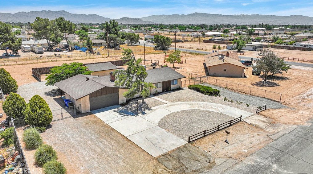 15731 Winnebago Rd, Apple Valley, CA 92307-3031