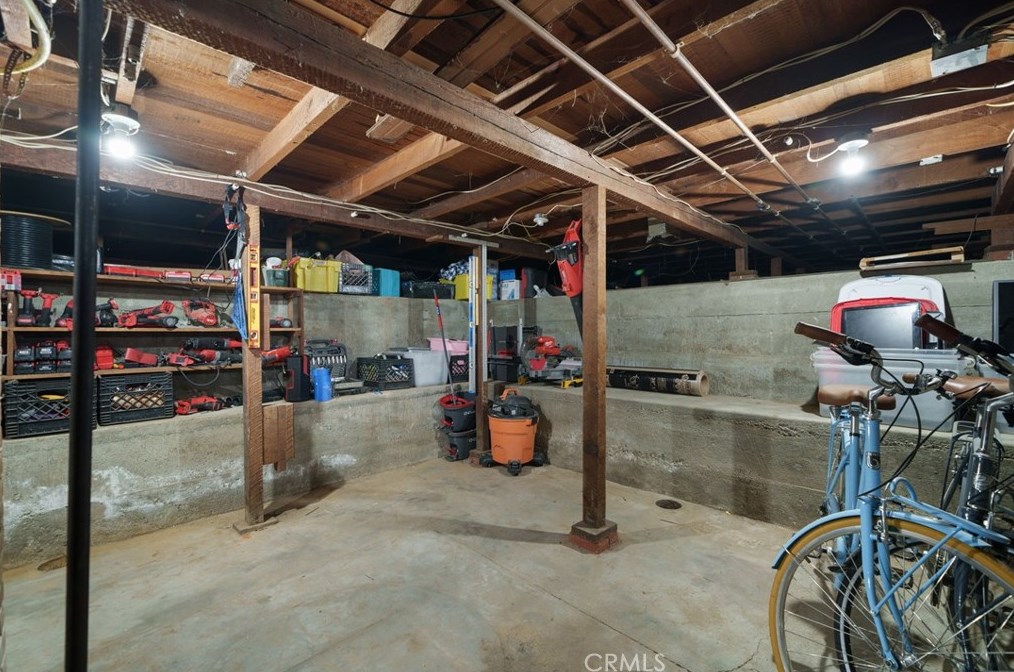 3944 Linwood Pl, Riverside CA  92506-1890 exterior