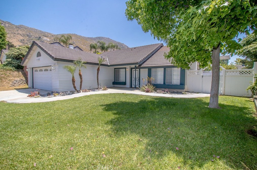 22857 Wren St, Colton, CA 92313