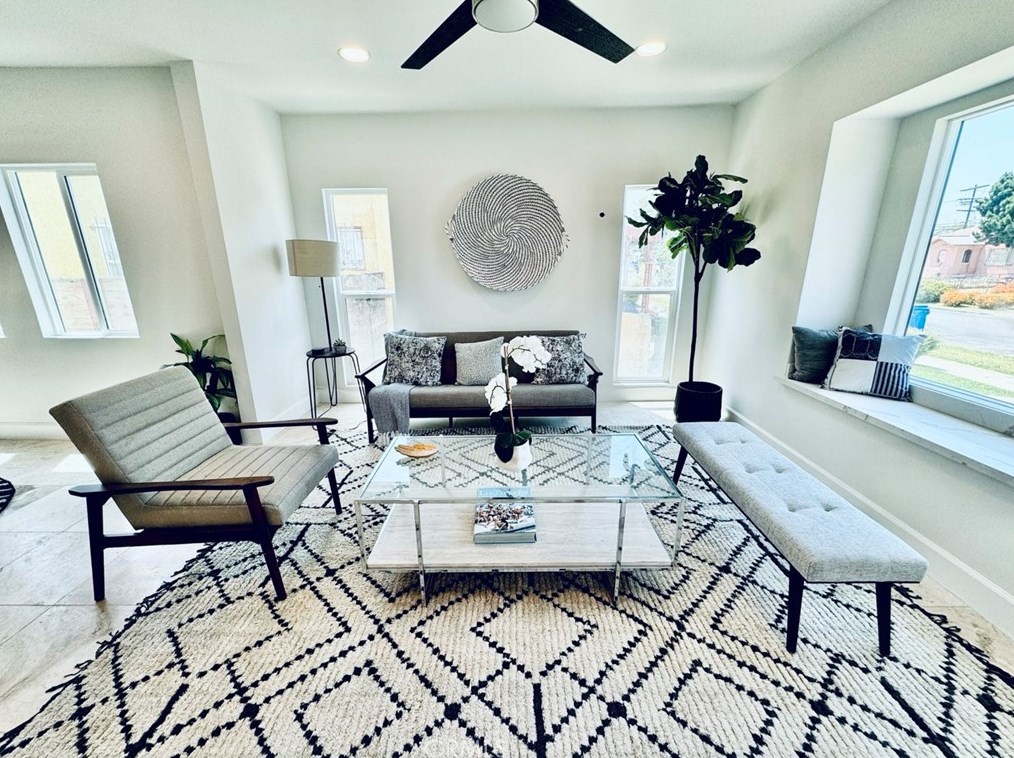 542 103rd St, Los Angeles CA 90044-4538 exterior