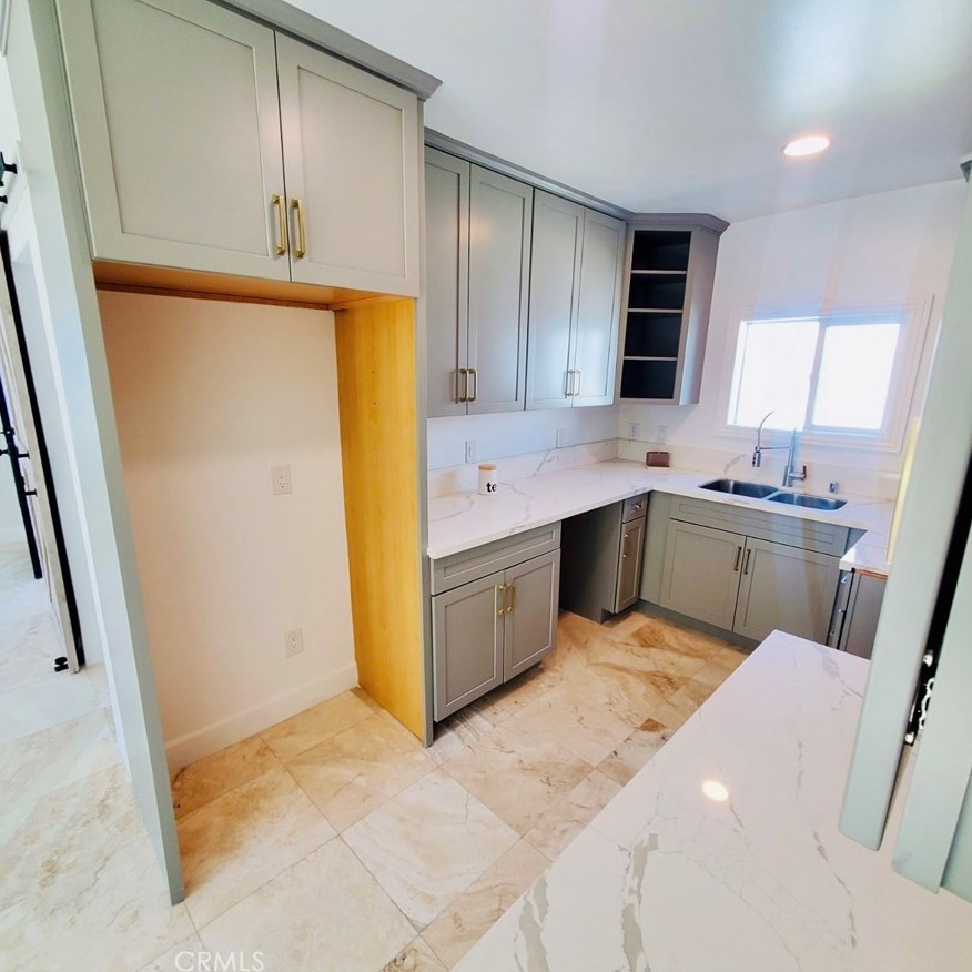 542 103rd St, Los Angeles CA 90044-4538 exterior